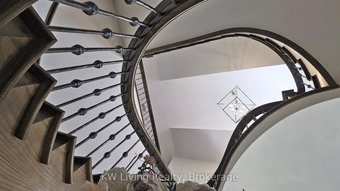 Photo 38 at 92 Giardina Crescent N, Bayview Hill, Richmond Hill