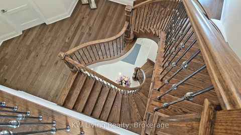 Photo 39 at 92 Giardina Crescent N, Bayview Hill, Richmond Hill