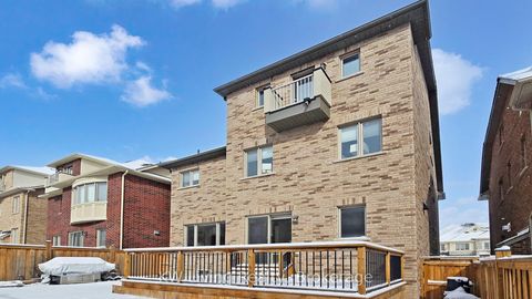 Photo 48 at 92 Giardina Crescent N, Bayview Hill, Richmond Hill