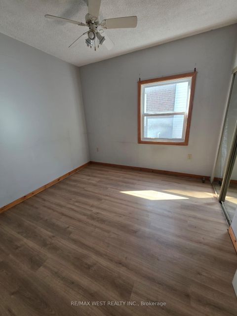 Photo 5 at 160 King Edward Avenue, Lumsden, Toronto