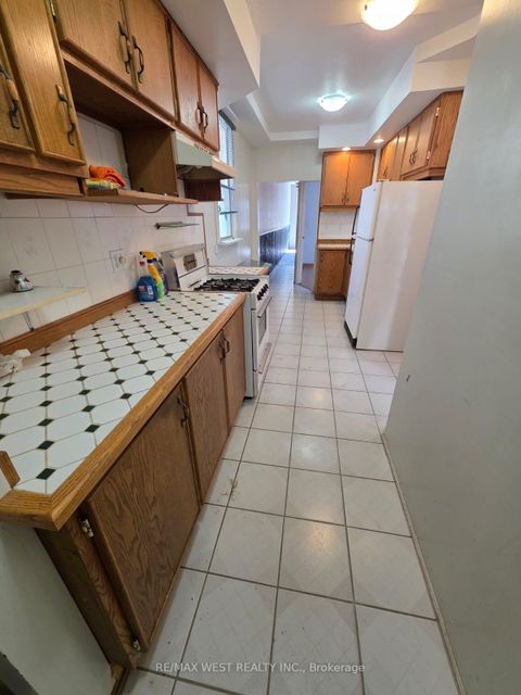 Photo 10 at 160 King Edward Avenue, Lumsden, Toronto