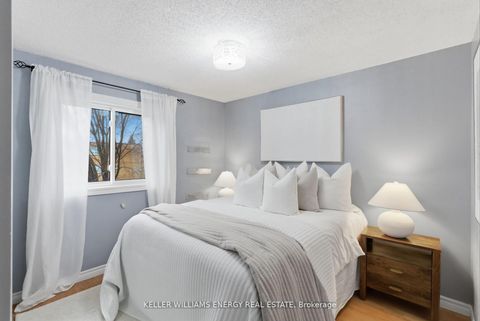 Photo 17 at 332 Elgin Street W, McLaughlin, Oshawa