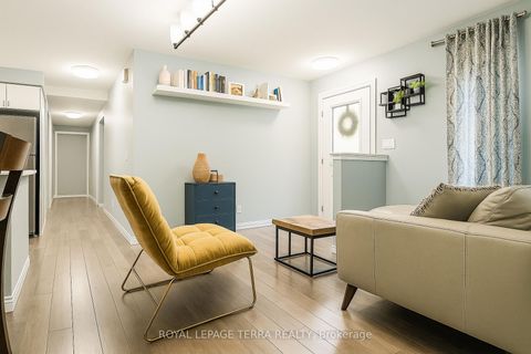 Photo 4 at 59 - 2500 Hill Rise Court, Windfields, Oshawa