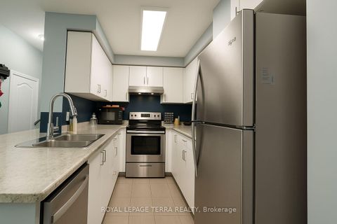 Photo 5 at 59 - 2500 Hill Rise Court, Windfields, Oshawa