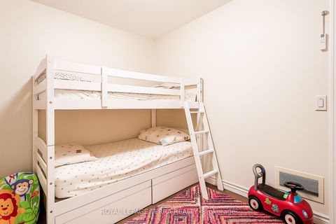 Photo 11 at 59 - 2500 Hill Rise Court, Windfields, Oshawa