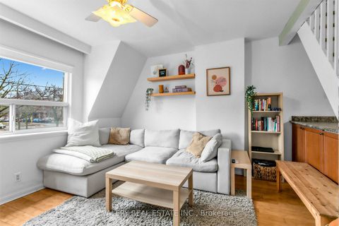 Photo 4 at 1060 Dundas Street W, Bellwoods, Toronto