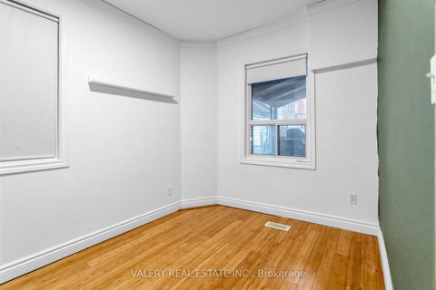 Photo 15 at 1060 Dundas Street W, Bellwoods, Toronto