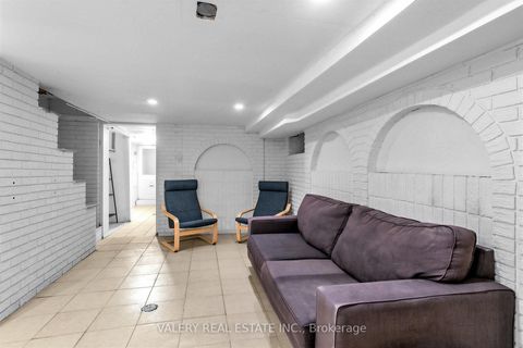 Photo 20 at 1060 Dundas Street W, Bellwoods, Toronto