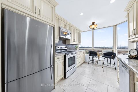 Photo 13 at 1501 - 8501 Bayview Avenue, Doncrest, Richmond Hill