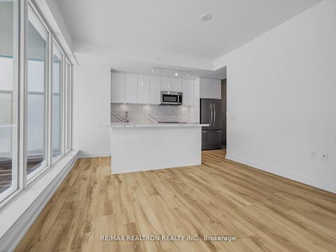 Photo 9 at 316 - 333 Sunseeker Avenue, Rural Innisfil, Innisfil