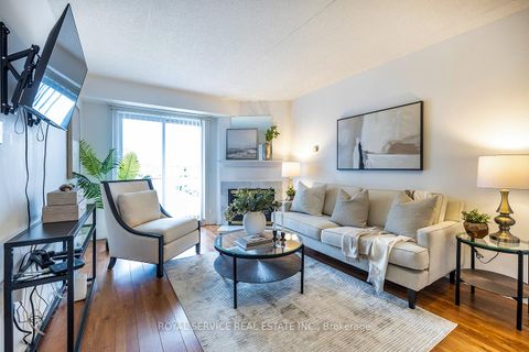 Photo 6 at 208 - 95 Wellington Street, Bowmanville, Clarington