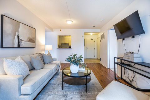 Photo 9 at 208 - 95 Wellington Street, Bowmanville, Clarington