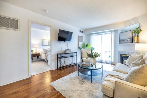 Photo 10 at 208 - 95 Wellington Street, Bowmanville, Clarington