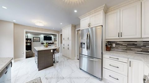 Photo 7 at 14 Round Leaf Court, Holly, Barrie