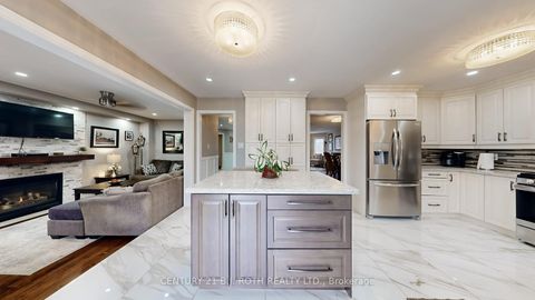 Photo 9 at 14 Round Leaf Court, Holly, Barrie