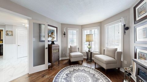 Photo 12 at 14 Round Leaf Court, Holly, Barrie