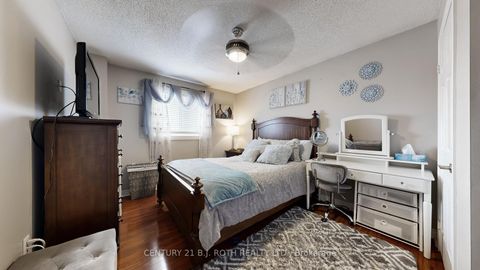 Photo 23 at 14 Round Leaf Court, Holly, Barrie