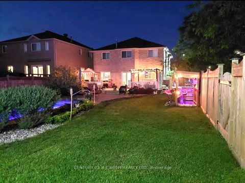 Photo 29 at 14 Round Leaf Court, Holly, Barrie