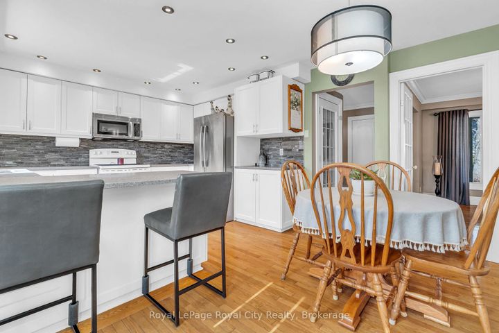 Photo 14 at 1548 Troika Court, Lorne Park, Mississauga