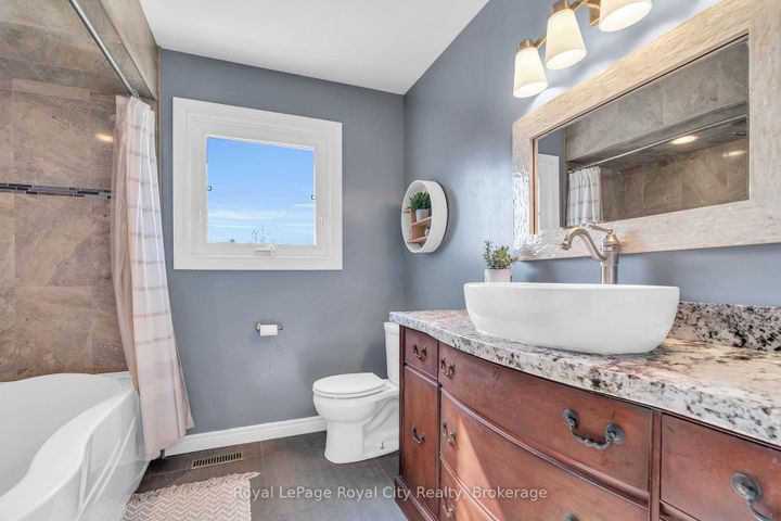 Photo 28 at 1548 Troika Court, Lorne Park, Mississauga