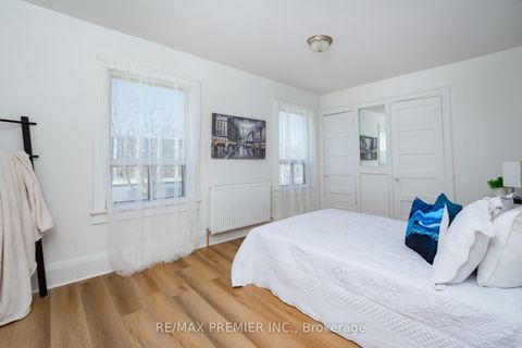 Photo 17 at 229 Bellwoods Avenue, Bellwoods, Toronto
