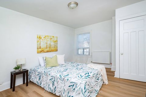 Photo 19 at 229 Bellwoods Avenue, Bellwoods, Toronto