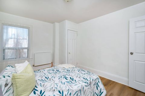 Photo 20 at 229 Bellwoods Avenue, Bellwoods, Toronto