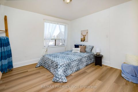 Photo 22 at 229 Bellwoods Avenue, Bellwoods, Toronto