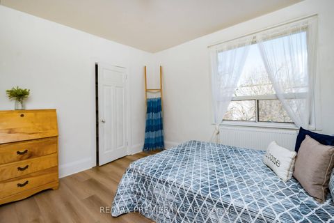 Photo 23 at 229 Bellwoods Avenue, Bellwoods, Toronto
