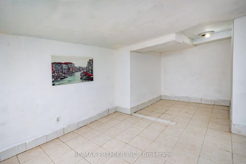 Photo 25 at 229 Bellwoods Avenue, Bellwoods, Toronto