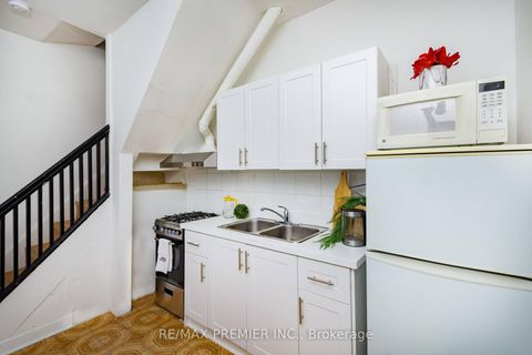 Photo 30 at 229 Bellwoods Avenue, Bellwoods, Toronto