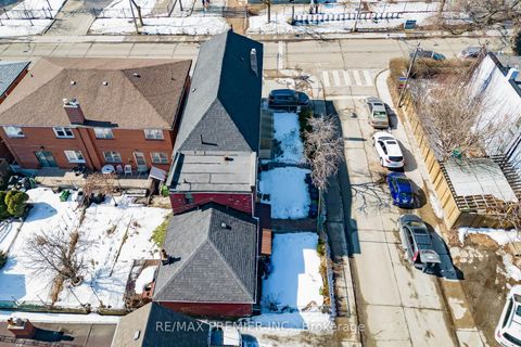 Photo 37 at 229 Bellwoods Avenue, Bellwoods, Toronto