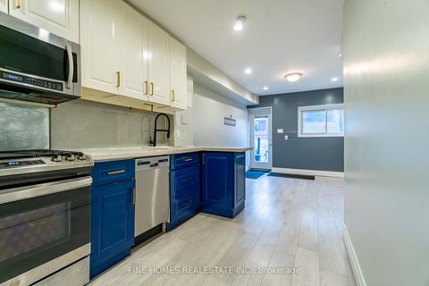 Photo 5 at 48 Carr Street, Chinatown, Toronto