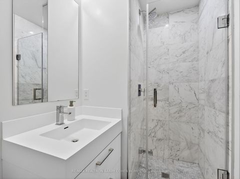 Photo 17 at 905 - 1 Yorkville Avenue, Annex, Toronto