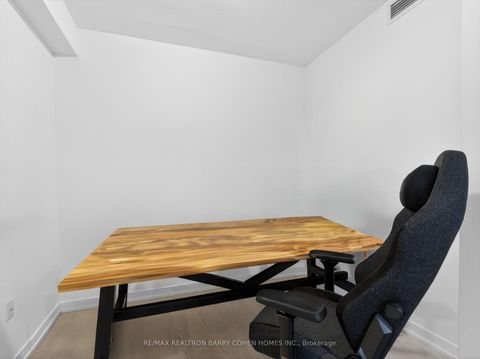 Photo 19 at 905 - 1 Yorkville Avenue, Annex, Toronto