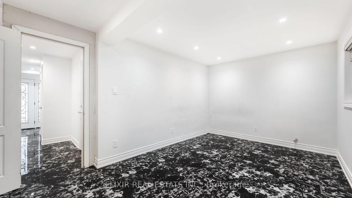 Photo 8 at 43 Bromley Crescent, Avondale, Brampton