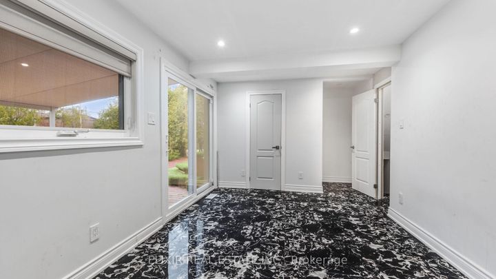 Photo 10 at 43 Bromley Crescent, Avondale, Brampton