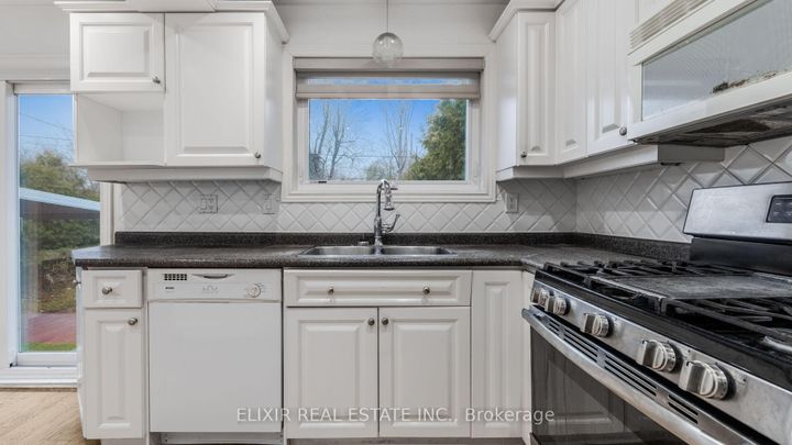 Photo 16 at 43 Bromley Crescent, Avondale, Brampton