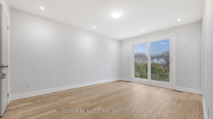 Photo 20 at 43 Bromley Crescent, Avondale, Brampton