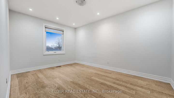 Photo 25 at 43 Bromley Crescent, Avondale, Brampton