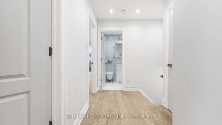 Photo 32 at 43 Bromley Crescent, Avondale, Brampton