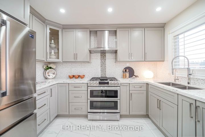 Photo 11 at 40 Dewberry Drive, Middlefield, Markham