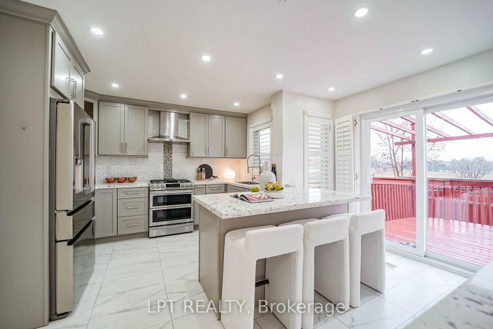 Photo 12 at 40 Dewberry Drive, Middlefield, Markham