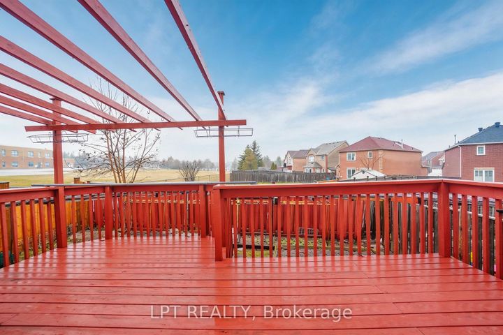 Photo 13 at 40 Dewberry Drive, Middlefield, Markham