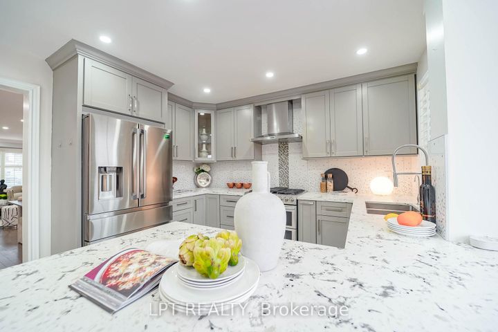 Photo 14 at 40 Dewberry Drive, Middlefield, Markham