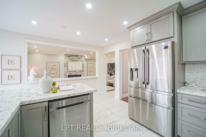 Photo 22 at 40 Dewberry Drive, Middlefield, Markham