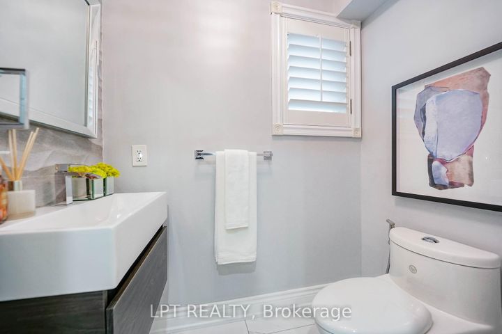 Photo 26 at 40 Dewberry Drive, Middlefield, Markham