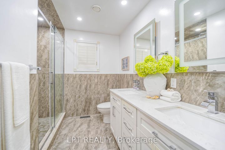 Photo 34 at 40 Dewberry Drive, Middlefield, Markham