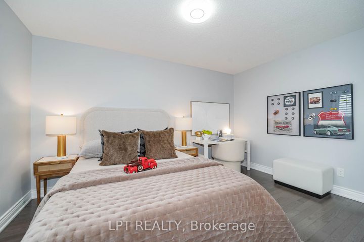 Photo 36 at 40 Dewberry Drive, Middlefield, Markham