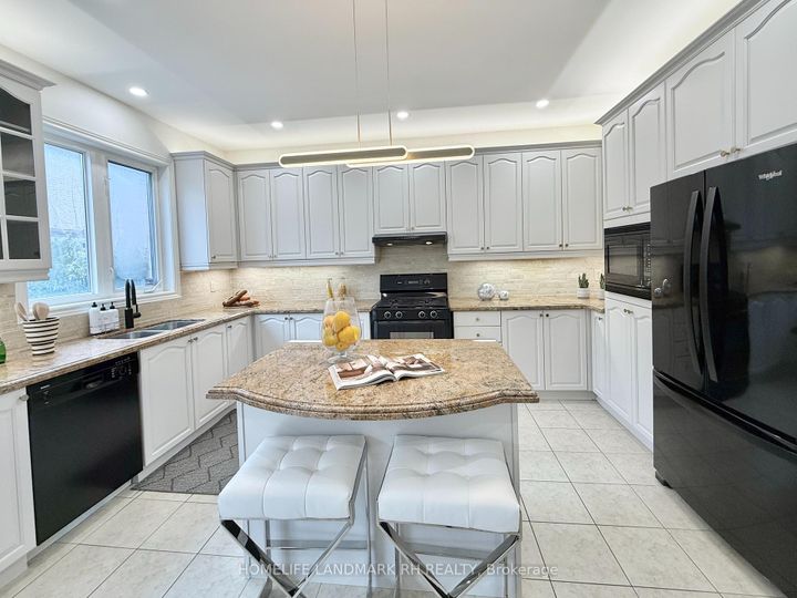 Photo 9 at 12 Bosco Drive, Vellore Village, Vaughan